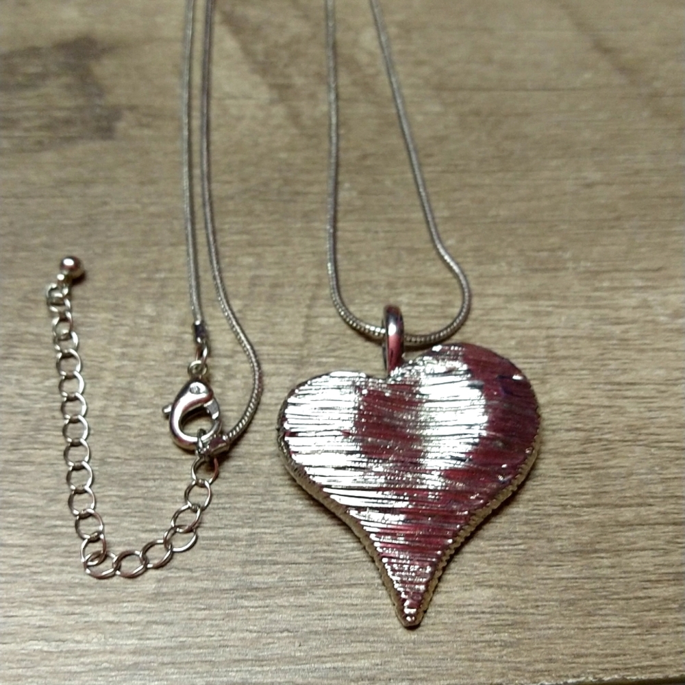 Silvertone Heart on Snakelike Silvertone Chain